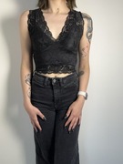 Czarny koronkowy crop top z dekoltem V rozm. S Amisu