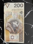 200 zł seria DY7688997 z 25 marca 1994 roku 