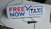 Lampa taxi Free Now dachowa 12V szpakówka