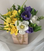 bukiet prezentowy z kwiatów mydlanych