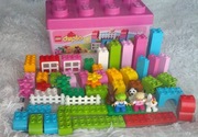Zestaw klocków Lego Duplo 10571 w różowym pojemniku + dodatkowe - 98 szt
