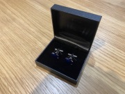 Spinki do mankietów Apple na prezent