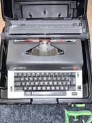 Olympia Regina electric C – elektryczna maszyna do pisania | do renowacji