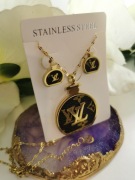 komplet biżuterii na wzór LV