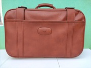 Skórzana podręczna walizka podróżna