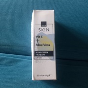 Avon Skin krem do opalania i twarzy z SPF30 vit E aloes