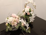 Kompozycja w donicy z drewna 