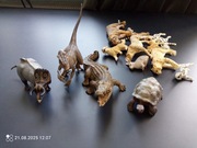 Dinozaury Gady Schleich Velociraptor Nasutoceratops Żółw Aligator Krokodyl