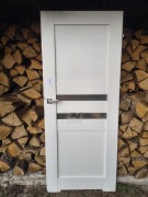 Drzwi wewnętrzne białe 80 z przeszkleniem POL-SKONE