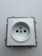 Gniazdko pojedyncze z uziemieniem OSPEL AS