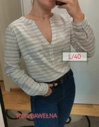 Biała koszula w niebieskie paski