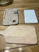 Sześć desek do krojenia używany trzy drewniane