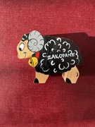 Pamiątka baranek owieczka z Zakopanego górska drewniana figurka rzeźba