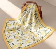 Apaszka chusta gawroszka klasyczna 70x70 cm vintage satynowa gładka cytryny