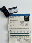 Złoty pierścionek zaręczynowy z brylantem 