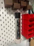 Uchwyt wieszak zawieszka IKEA SKADIS – biały/czarny, na butelkę spray