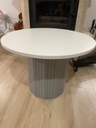 Stolik kawowy ryflowany 