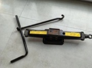 Lewarek podnośnik samochodowy Toyota 