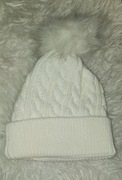 Czapka Biała Zimowa Pompon Futerko