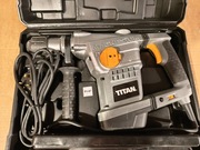 Titan TTB571SDS 1250 W – Młotowiertarka SDS Max P1-07