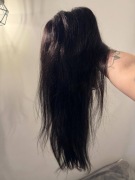 peruka z naturalnych czarnych, prostych włosów.długość od przedziałku 75 cm