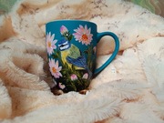 Sikorka modraszka w kwiatach kubek ręcznie malowany 300 ml.