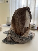 Chusta wykonana na szydełku, handmade shawl