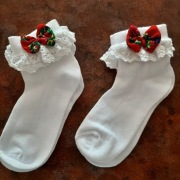 Skarpetki góralskie z kokardką i koronką 