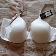 Biustonosz nowy Amerykanski Bali