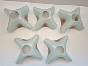 Zestaw pięciu takich samych kloszy z okresu PRLu. Klosze