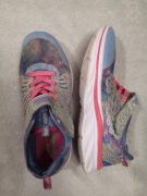 Kolorowe srebrne buty rzepy Skechers 36 w motyle