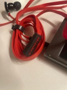 F1 16GB MP3  + BEATS'Y Monster by dr Dre