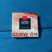 Avon Ultra Colour Glow on puder rozświetlający Icy Glow