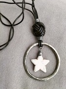 Unikatowy naszyjnik z gwiazdą vintage retro 