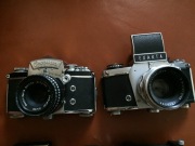dwa stare aparaty EXAKTA z wartosciowymi dodatkami !