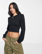 Crop top bufiasty rekaw 40 L czarny prazek Pieces
