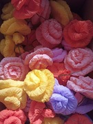 Kwiaty do palmy z krepiny i bibuły