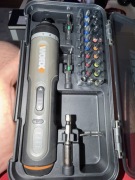 Wkrętak elektryczny 7-biegowy 8Nm + 30 bitów