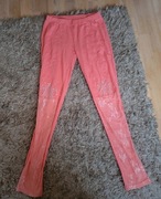 Różowe legginsy 