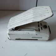 Pedał do maszyny metalowy sprawny.