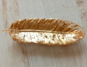 Złota taca biżuternik z żywicy z drobinkami złota