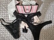 Victoria Secret - stringi - zestaw r. S 