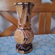 Drewniany rzeźbiony wazon 