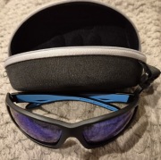 Przeciwsłoneczne z polaryzacją OPC Sport Everest Blk Mat Blue Smoke Revo