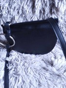 House mala czarna,ozdobne kola na pasku