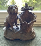 Przedwojenna rzeźba drewniana Pies - pamiątka ze Szczawnicy