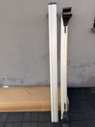 uniwersalne poprzeczki dachowe firmy Cruz.