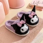 Pluszowe kapcie hello Kitty rozmiar 38,5 