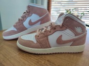 Nike Air Jordan 1 Mid SE