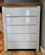 Komoda Holten wys.130cm z 6 szufladami,biały połysk